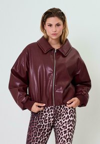 Кожаная куртка