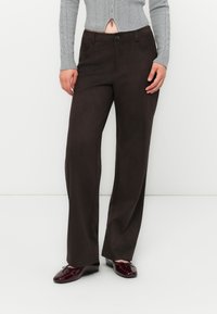 Широкие брюки Широкие брюки