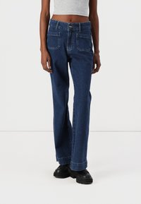 Джинсы Джинсы