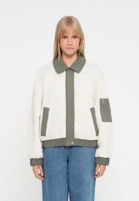 Флисовая куртка Флисовая куртка