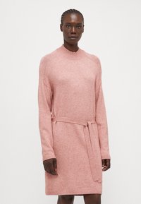 Вязаное платье Вязаное платье