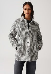 Короткое пальто