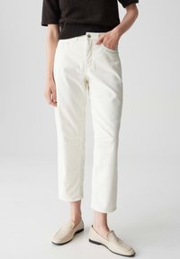 Короткие джинсы