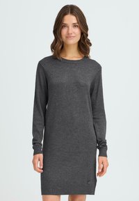 Вязаное платье