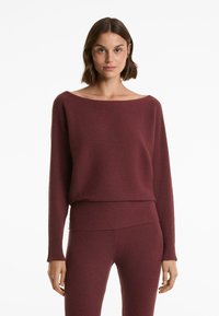 Пуловер Пуловер