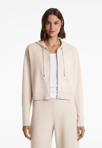 Спортивная куртка