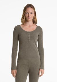 Лонгслив Лонгслив