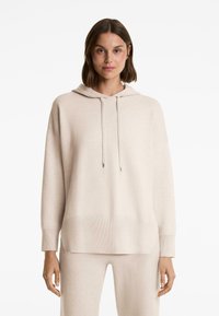 Пуловер с капюшоном Пуловер с капюшоном