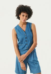 Джинсовая жилетка