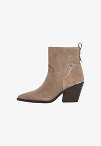 Ковбойские сапожки