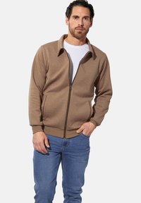 Куртка бомбер