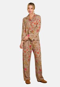 Прямые брюки