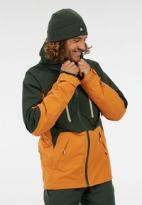 Сноубордическая куртка