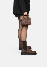 Сапоги на платформе