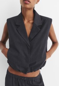 Короткая куртка