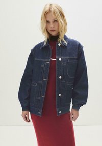 Джинсовая куртка