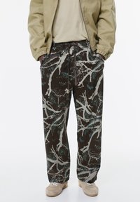 Спортивные штаны