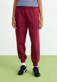 Спортивные штаны