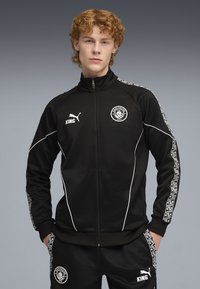 Спортивная куртка Спортивная куртка