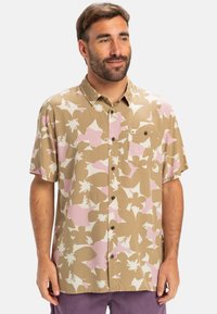 Рубашка с коротким рукавом