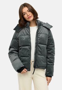 Зимняя куртка