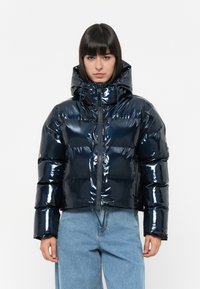 Зимняя куртка