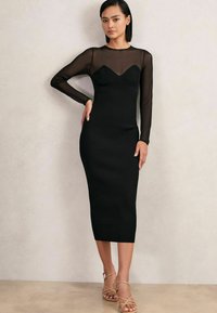 Платье футляр