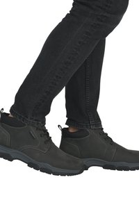 Ботинки на шнуровке Ботинки на шнуровке