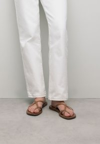 Шлепанцы Шлепанцы