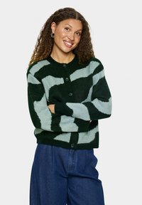 Жаккардовая вязаная кофта Жаккардовая вязаная кофта