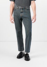 Прямые джинсы Прямые джинсы