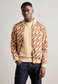 Куртка бомбер Куртка бомбер