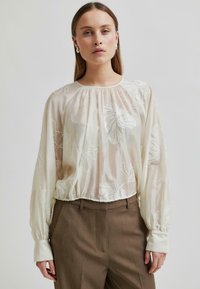 Блузка Блузка