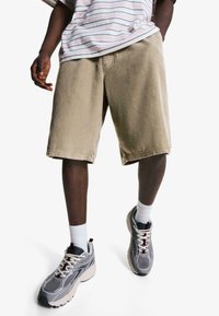 Шорты Шорты