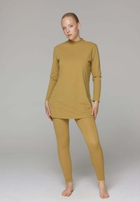 Слитный купальник Слитный купальник