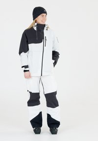 Спортивная куртка