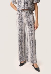 Широкие брюки