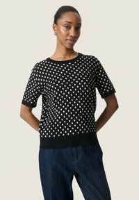 Футболка Футболка