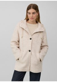 Короткое пальто Короткое пальто