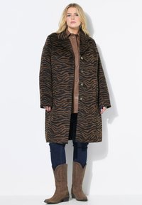 Шерстяное пальто