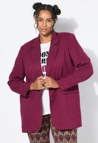 Короткое пальто