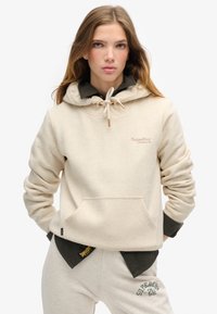 Пуловер с капюшоном