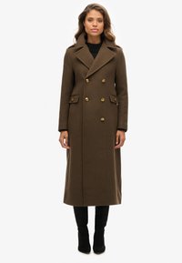 Шерстяное пальто