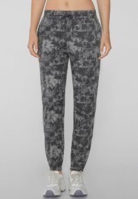 Спортивные штаны