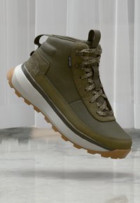 Походные ботинки