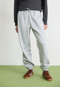 Спортивные штаны Спортивные штаны