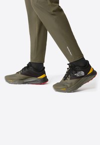 Беговые кроссовки