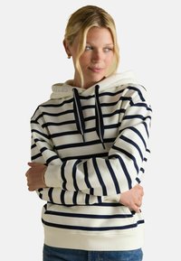 Пуловер с капюшоном