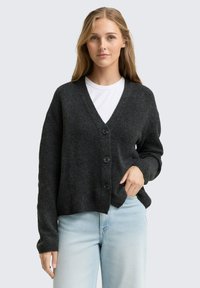 Вязаная кофта Вязаная кофта