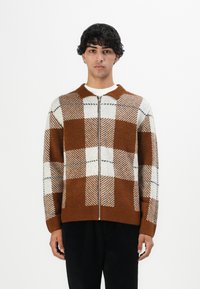 Вязаная кофта Вязаная кофта